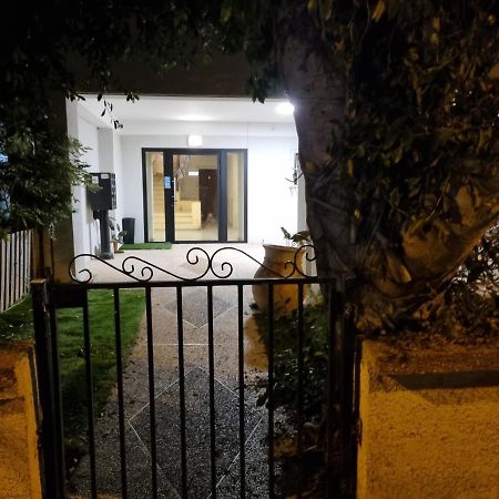 Apt Heart Tlv Arnon 50 Mt From Sea Apartment Тел Авив Екстериор снимка